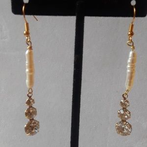 NWT *SALE*freshwater pearl and rhinestone danglys